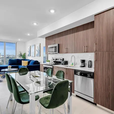 Charming 3-Bed Mins From Brickell With Free Parking Apartment